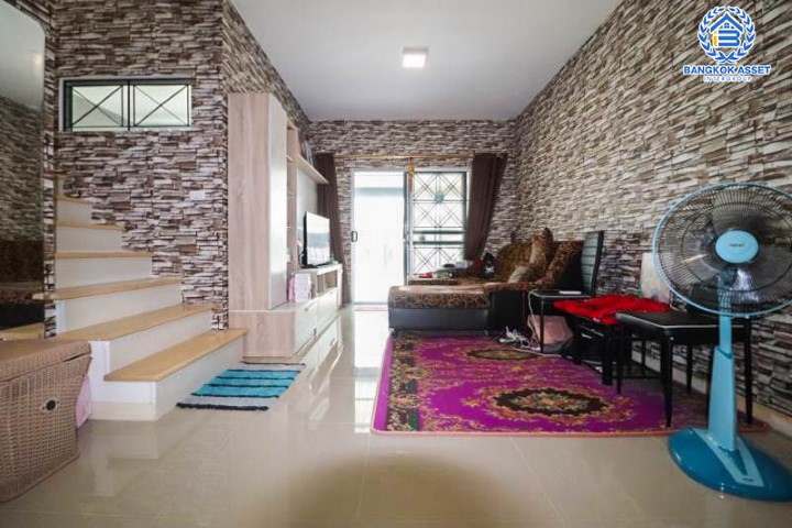 *****ทาวน์เฮ้าส์มือสอง กรุงเทพฯ ม.พฤกษาวิลล์96 พหลโยธิน-เพิ่มสิน เนื้อที่กว้าง 18.70 ตร.ว. ฟังก์ชัน 3 ห้องนอน 2 ห้องน้ำ ที่จอดรถ 1 คัน บ้านสภาพสวย ภายในตกแต่งโมเดิร์นมีสไตล์ พร้อมเข้าอยู่! โครงการตั้งบนทำเลแห่งการเดินทาง ใกล้รถไฟฟ้าสายสีชมพูและสายสีเขียว เชื่อมต่อจุดขึ้นทางด่วน "สุขาภิบาล5-รามอินทรา" จองเลย!